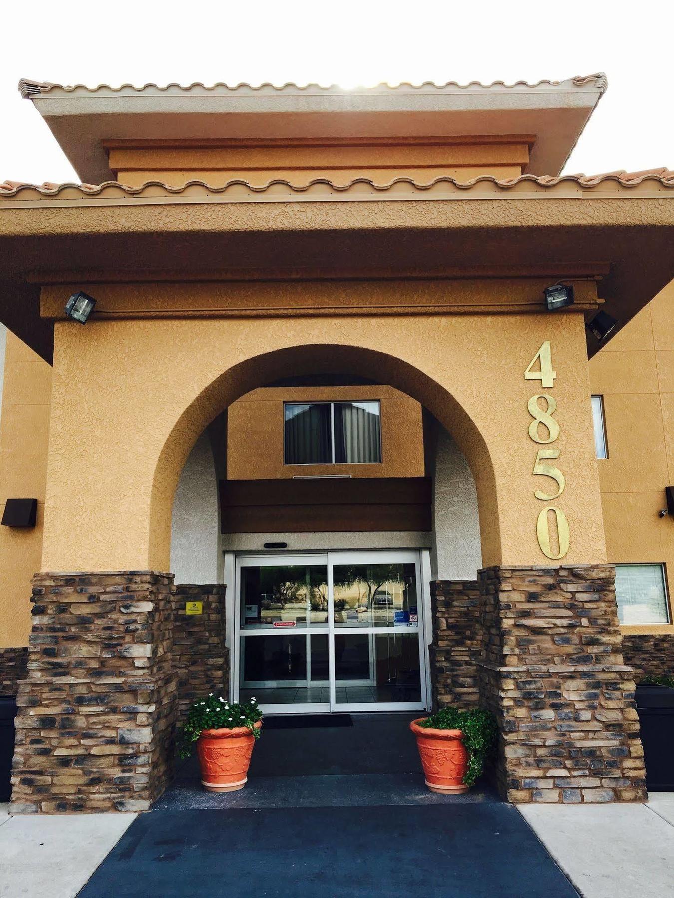 Comfort Inn & Suites Near Kino Sports Complex Drexel Heights Luaran gambar